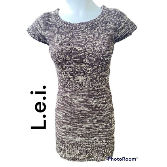 NWT L.E.I. SZ Junior S Java/Tan “Kathleen” Short Sleeve Sweater Dress - Picture 1 of 12